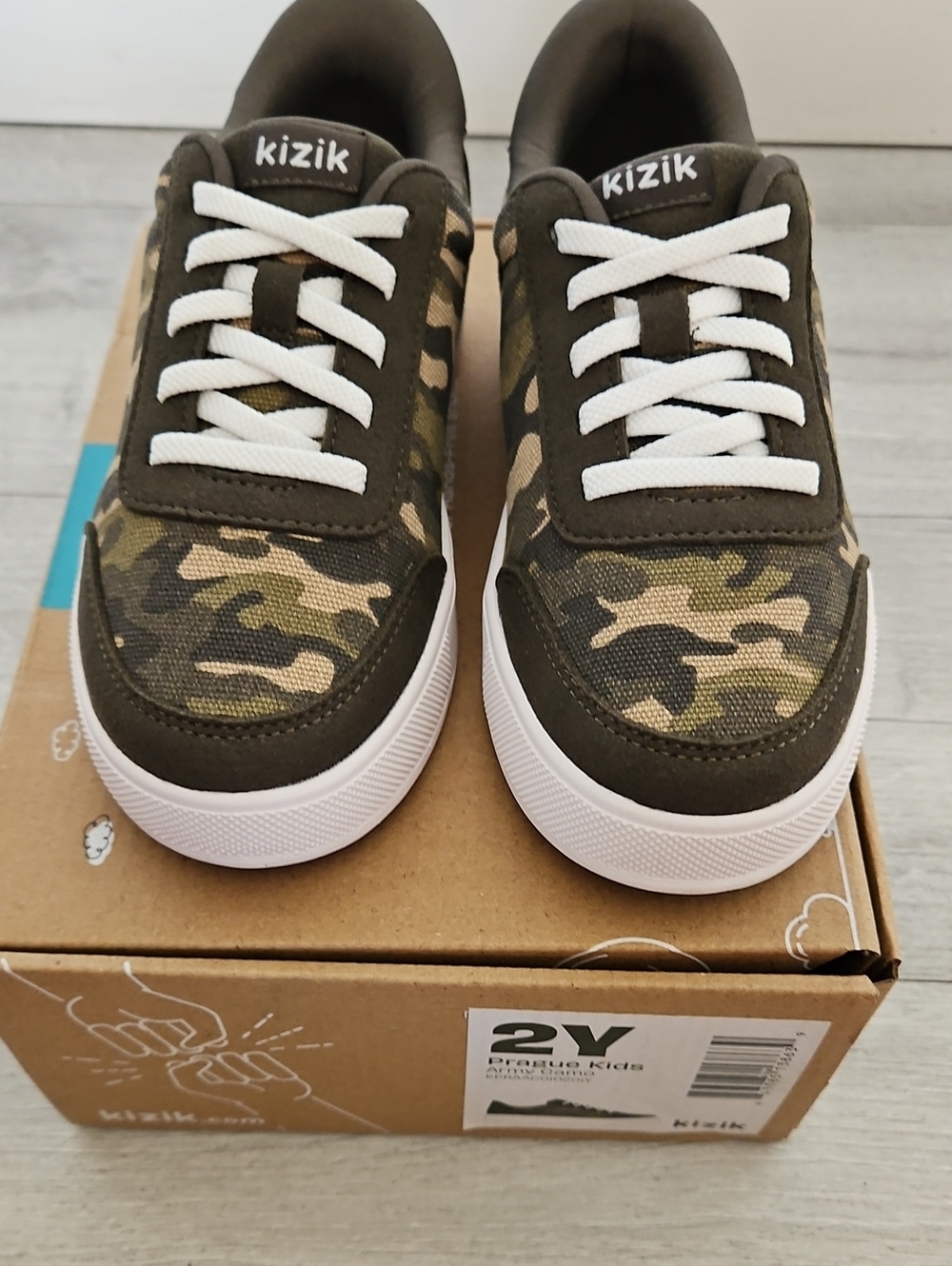 Kizik Kids Camo Green Lace-Up Sneakers